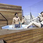 Urbany Bcn Go! אכסניה