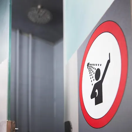 Hostel Urbany Bcn Go! *