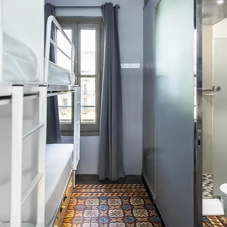 Urbany Bcn Go! Hostel *