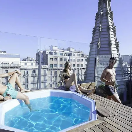 Urbany Bcn Go! Hostel *