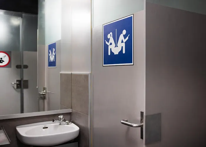 Urbany Bcn Go! Hostel *