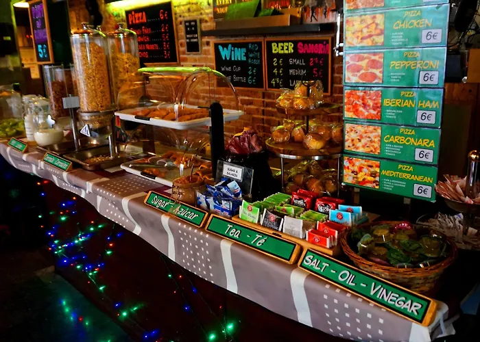 Urbany Bcn Go! Hostel *