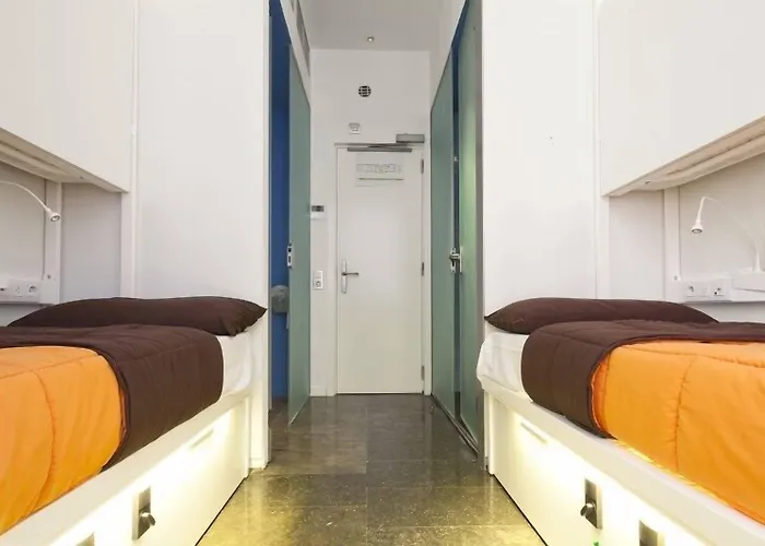Urbany Bcn Go! Hostel *