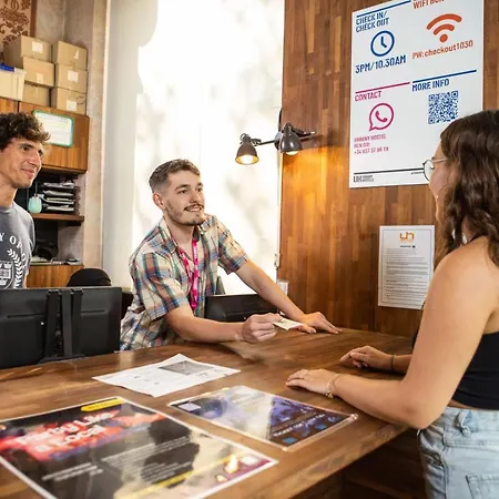 Urbany Bcn Go! Ostello