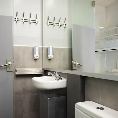 Hostel Urbany Bcn Go! *
